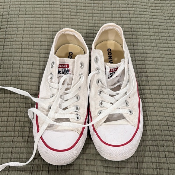 Converse Shoes - Converse Women’s Low Top White Sneakers
